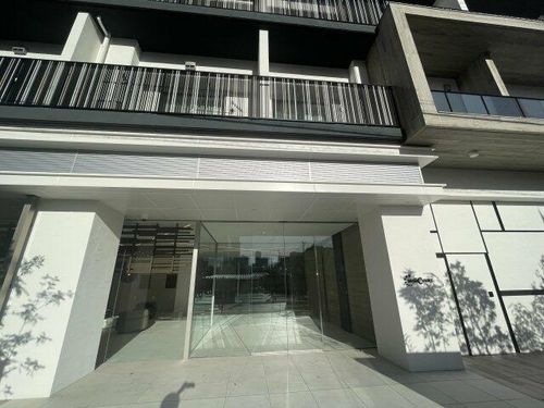 THE MUSIC COURTの玄関