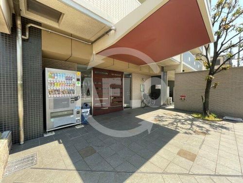 プロシード長居公園通の玄関