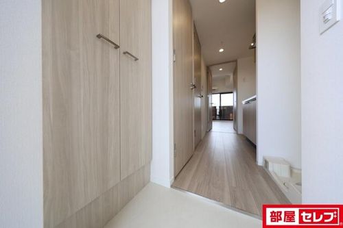 メイクスアート金山SOUTH203の玄関