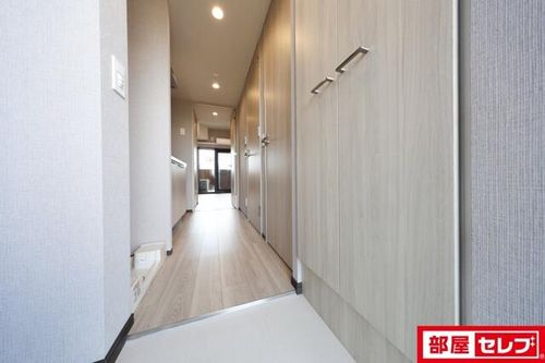 メイクスアート金山SOUTH301の玄関