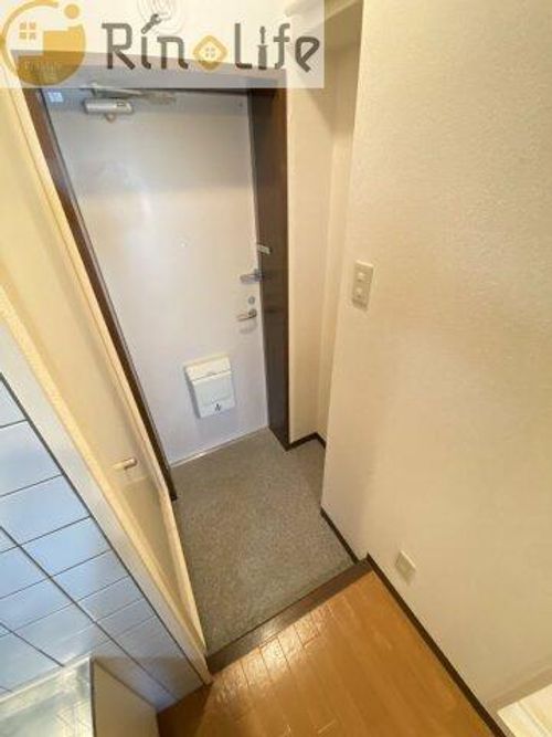 リバーサイド金岡Ⅱ番館の玄関