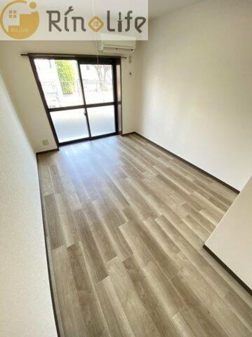 リバーサイド金岡Ⅱ番館の居間
