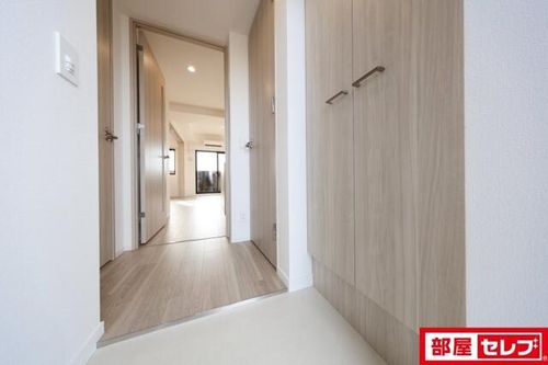 メイクスアート金山SOUTH807の玄関