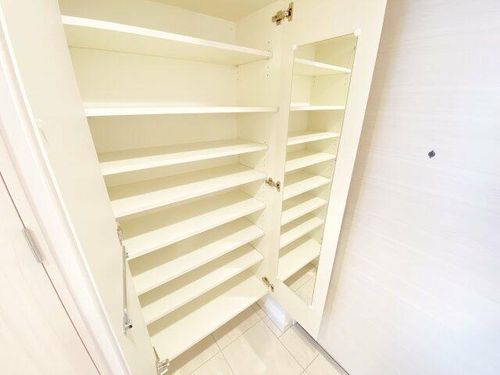 コンフォリア・リヴ北浜淡路町の内装