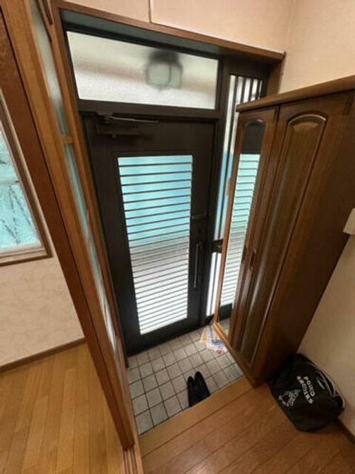 兵庫県神戸市中央区中山手通4丁目(一戸建)の賃貸物件1-2の玄関