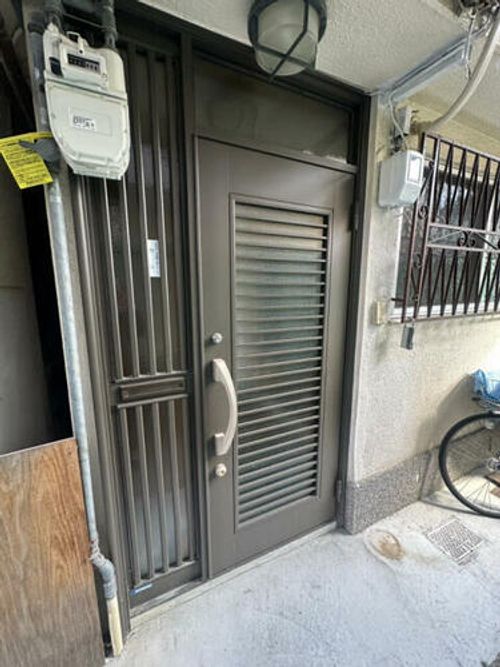 兵庫県神戸市中央区中山手通4丁目(一戸建)の賃貸物件1-2の玄関