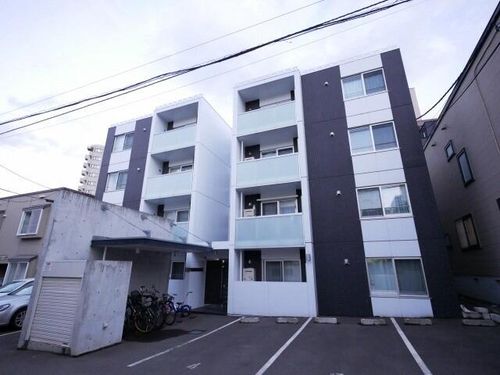 モルティーニ宮の森の外観
