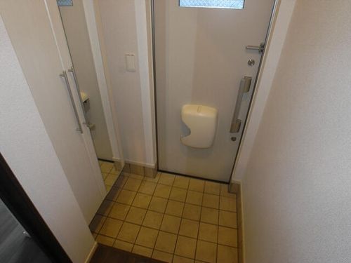 スペリオール門真南の玄関