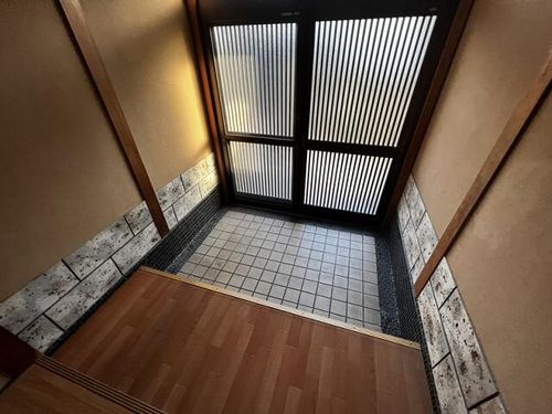 兵庫県姫路市野里(一戸建)の賃貸物件1の玄関