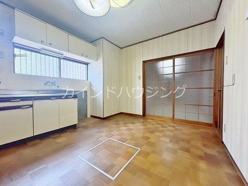 大阪府泉佐野市泉ケ丘5丁目(一戸建)の賃貸物件の居間