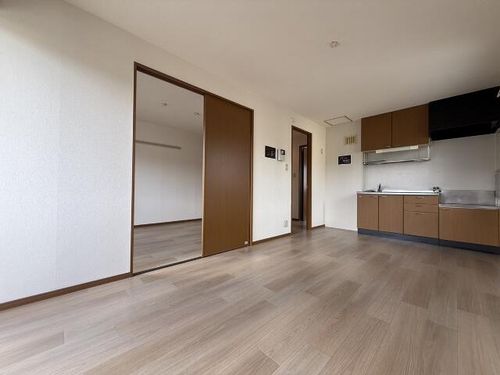 ヴィラウィッシュ B棟202の居間