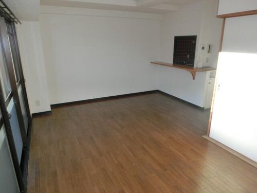 ライオンズマンション姫路東今宿103の居間