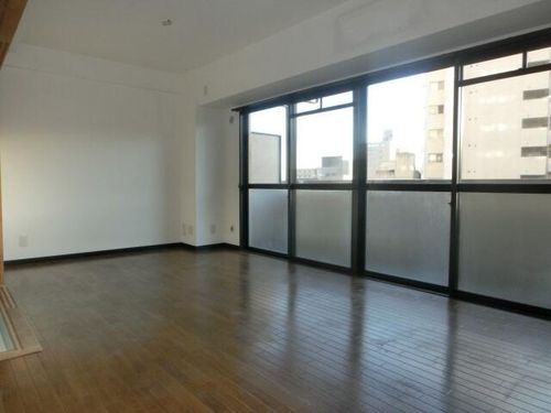 ライオンズマンション姫路東今宿103の居間