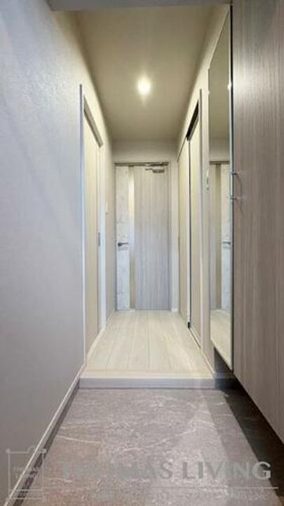 LEGEND鍛冶町の玄関