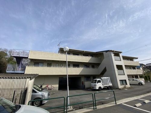 リープラス滝野社303の外観