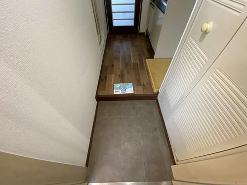 ヴェルドミール姫路503の玄関