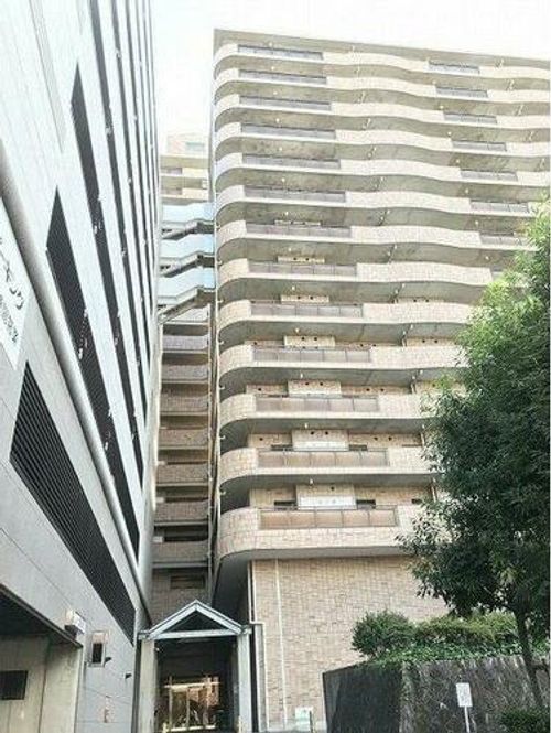 アーバンドエル八事石坂の玄関