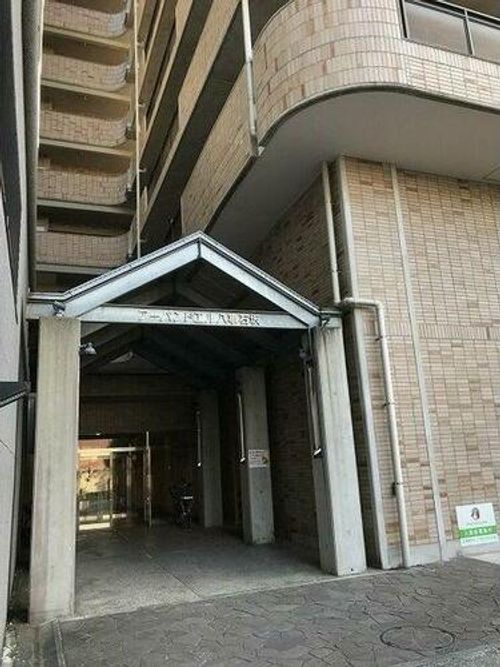 アーバンドエル八事石坂の玄関