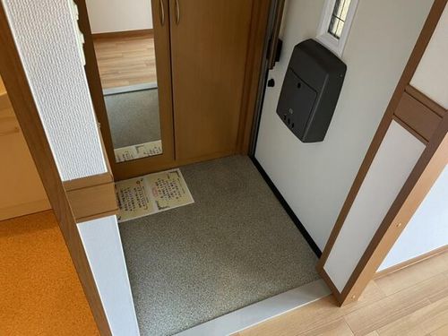 エクレールC102の玄関