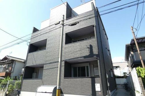 CRASTINE遠里小野の外観