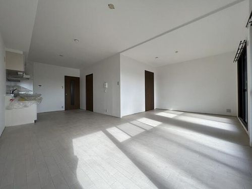 ハイツマエダⅡ301の居間