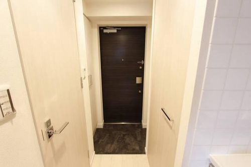 プレサンス名古屋STATIONサティナの玄関