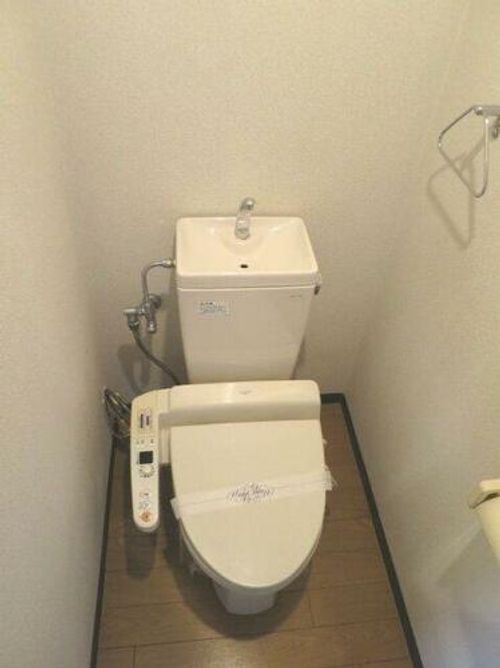 リファレンス県庁口の内装