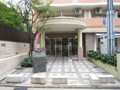 リヴィエール天神南の玄関
