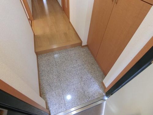 大阪府茨木市彩都やまぶき4丁目(マンション)の賃貸物件の玄関