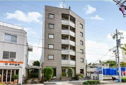 アーツ南山の外観