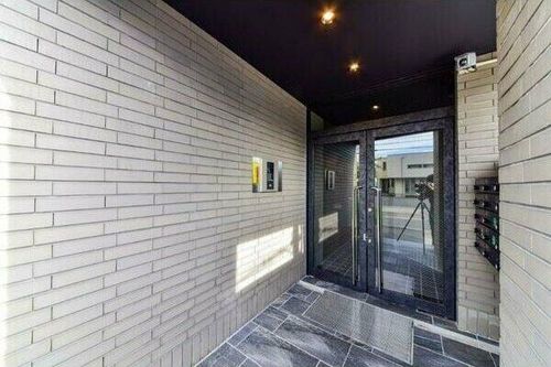 アーツ南山の玄関