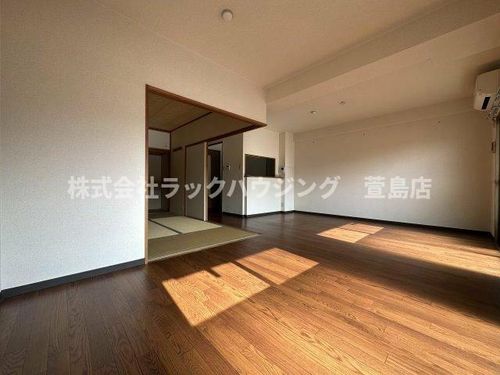 大阪府四條畷市中野2丁目(マンション)の賃貸物件の居間