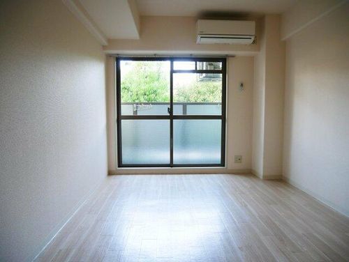 メゾン・ド・ソヌリーの居間