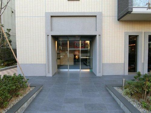 ザ・レジデンス寺田町駅前の玄関