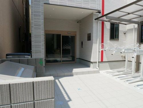 K1阪南町の玄関