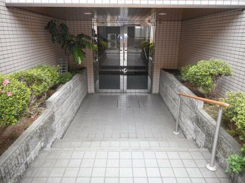 TNKアベノの玄関