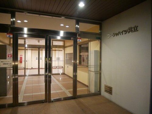 コーシャハイツ共立の玄関