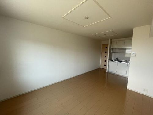 アルメールM207の居間