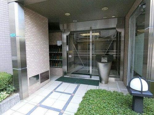 プレシャスUSの玄関