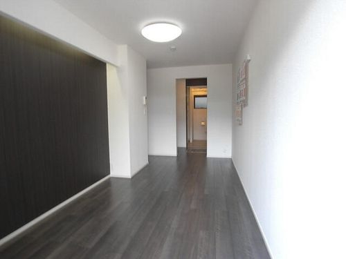 スペリオール門真南106の居間