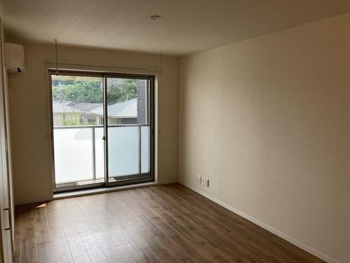 リメインらかんN棟302の居間