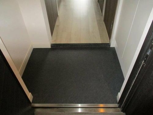 プレサンス上前津グレースの玄関