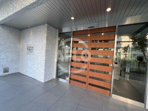 クローバー・ソレイユ南田辺の玄関