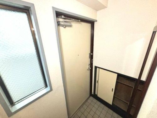 シャトレ六甲の玄関