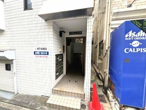 シャトレ六甲の玄関