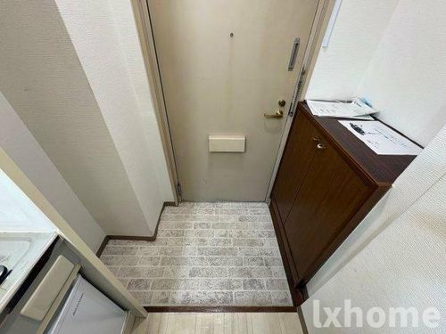 ハイツ茨木の玄関