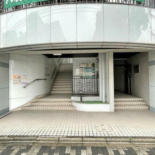 アネックス高畑の玄関