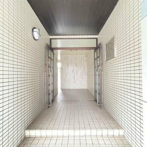アネックス高畑の玄関