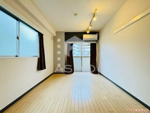 ブルービー玉造の居間