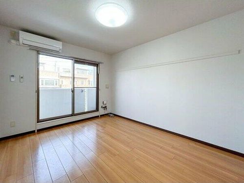 ル・レーヴ向山203の居間